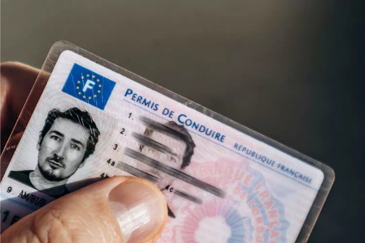 Permis de conduire Français