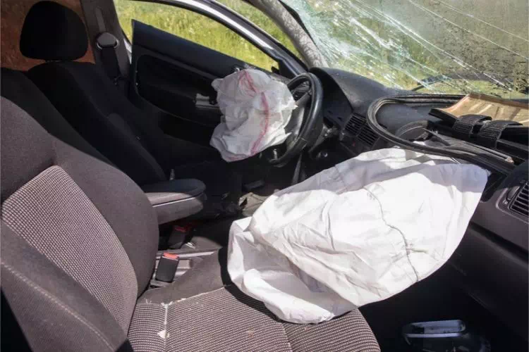 Airbag déclanché après un impact